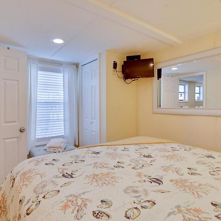 Surfside Beach Home With Pool Access Walk To Beach! 默特尔比奇 外观 照片
