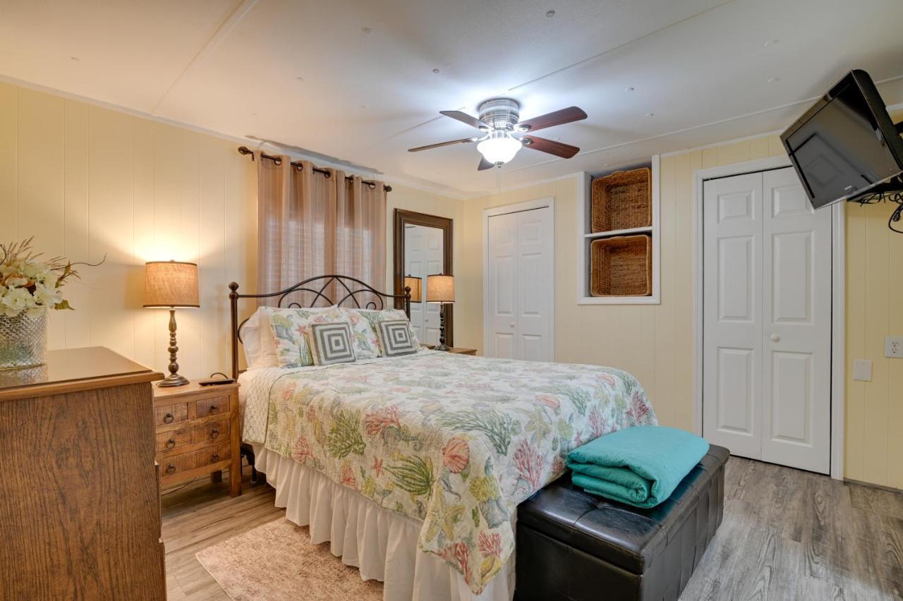 Surfside Beach Home With Pool Access Walk To Beach! 默特尔比奇 外观 照片